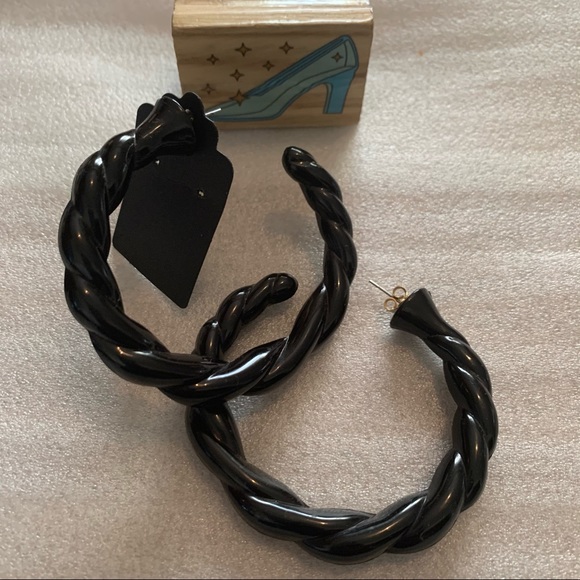 Vintage Boho Chucky Twist Plastic Pave Hoop Earrings - Picture 5 of 9